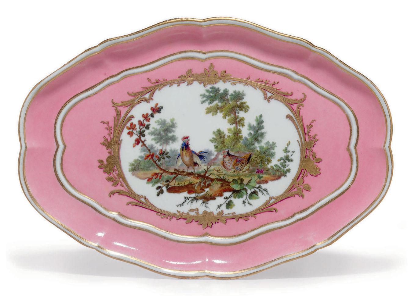 掌握大权后,蓬巴杜夫人在自家附近建了一家瓷器厂,专门生产粉色的瓷器