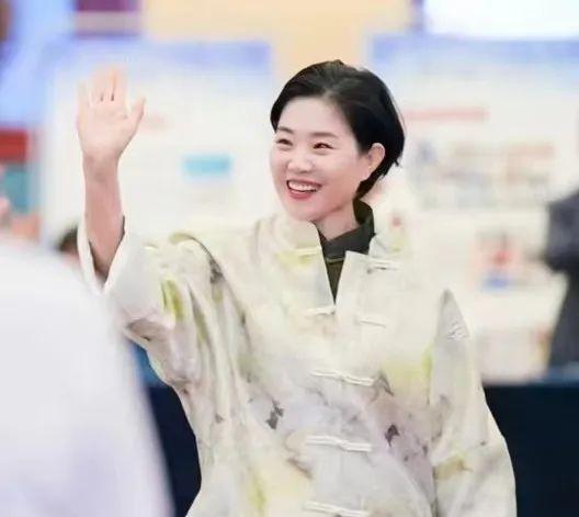 罹患癌症10年痊愈,52岁退休女法官李子洛:心五静,行四健,有爱满溢,唯真不破|女人四十 上士闻道 - 知乎