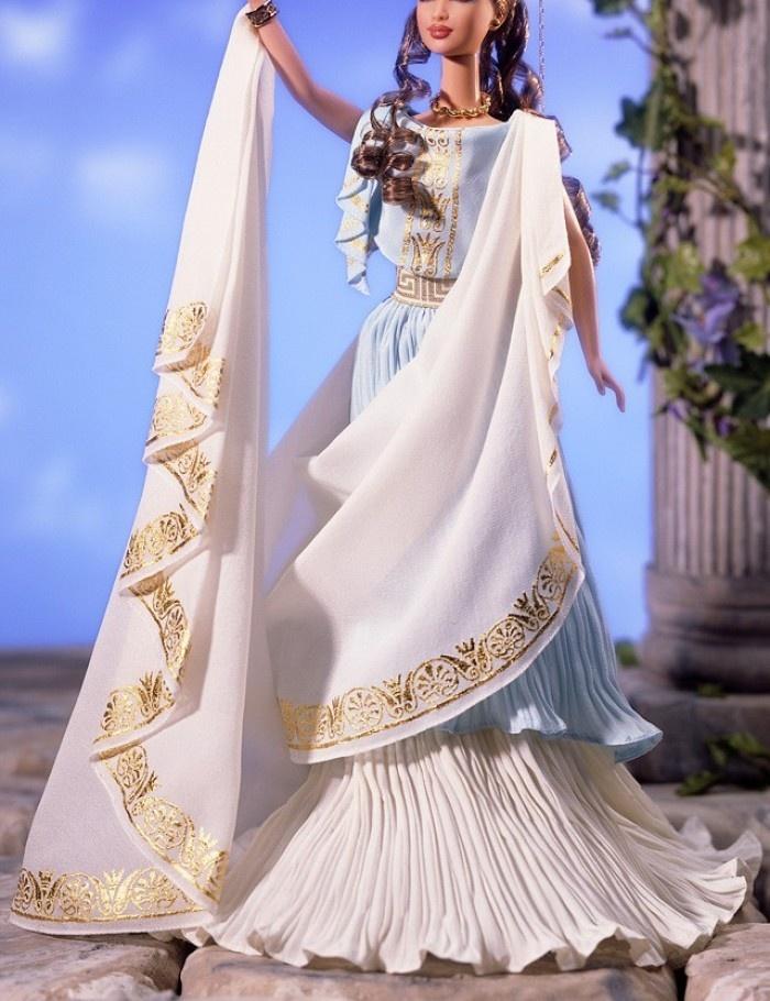 转载自:历史小侃客古希腊人和罗马人是类似的服装,通常在家里制作.