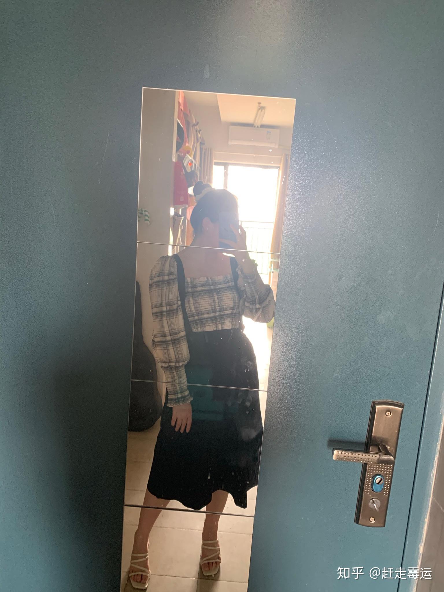 请问身高157左右体重130斤左右的胖女生怎样穿搭比较合适呢