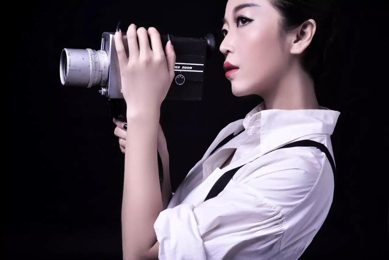 放弃银行铁饭碗大胆追寻所爱她是朋友眼中雌雄同体的傅七公子可以靠