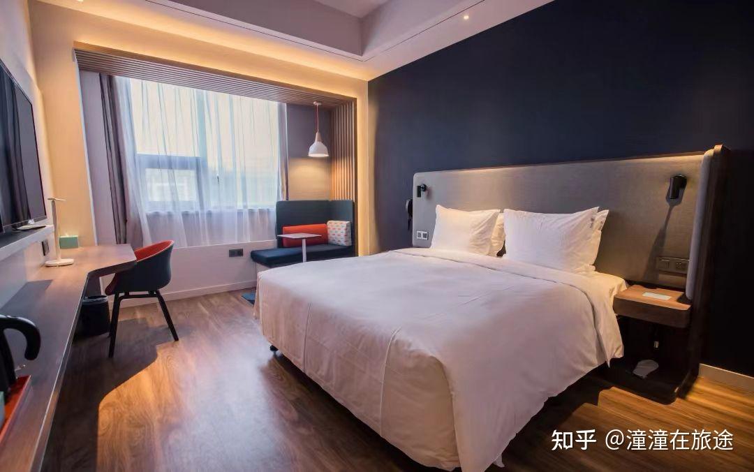 智选假日、亚朵X、亚朵轻居酒店分别怎么样？ - 知乎