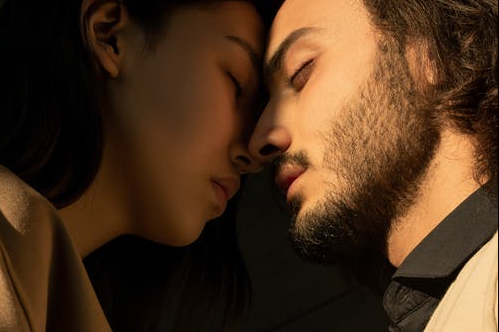 生活片情感大片哪些好看 v2-4cef4d2e8cad22b54a33e0c7bf9e3c1c_r.jpg