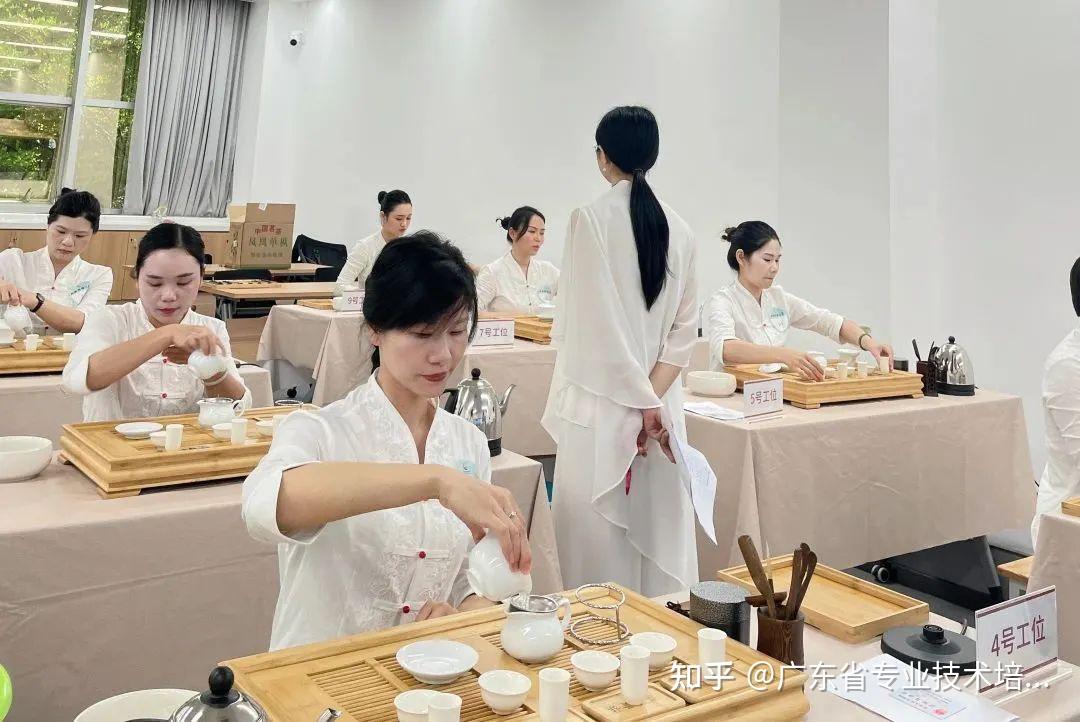 为什么考茶艺师的人越来越多?茶艺师证书真的有用吗? - 知乎