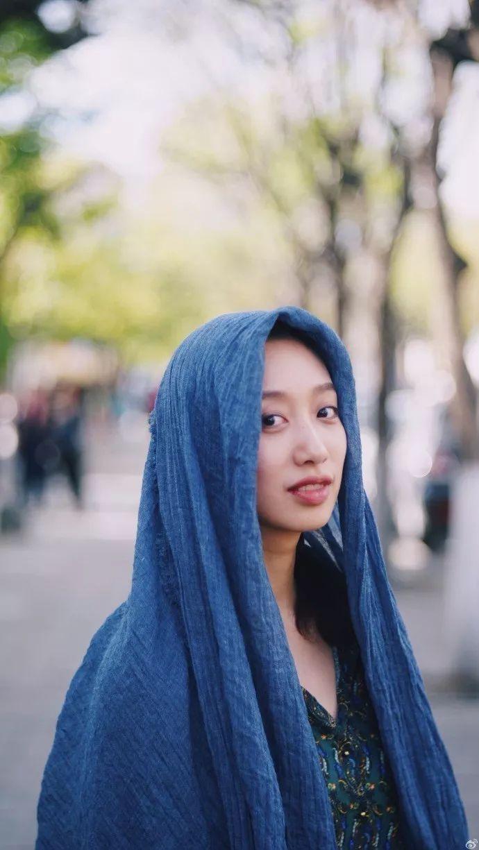 ▼麦子,其实本名孟里,是一个真真文艺到骨子里的姑娘,学过十几年芭蕾