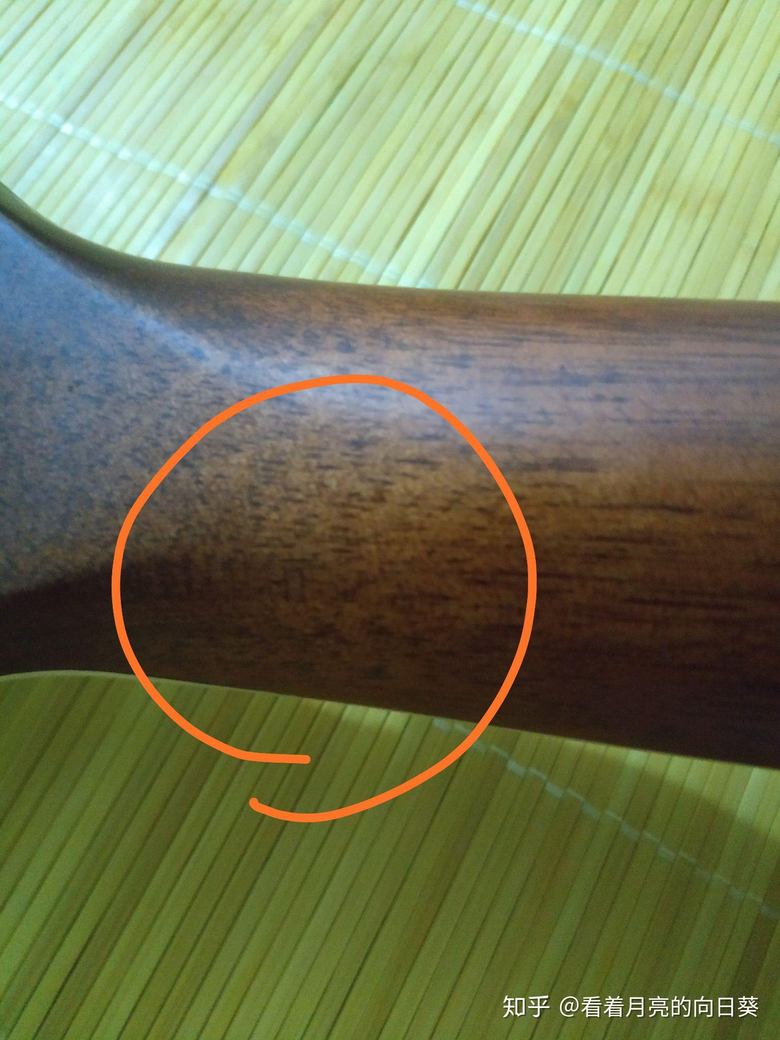吉他琴颈一品后面有一小块地方出现磨砂感觉属于正常磨损还是做工不好