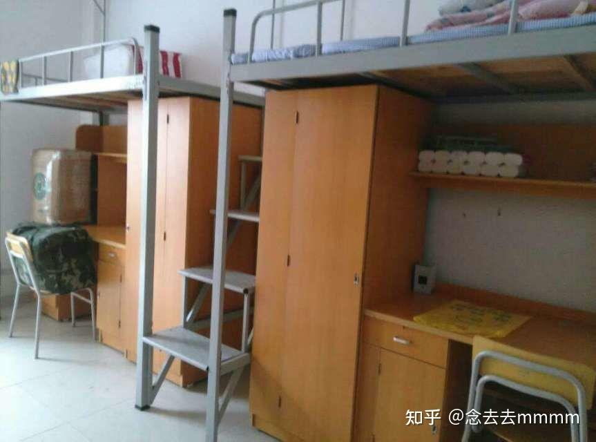 今年转公的南昌医学院小蓝校区住宿条件如何,有衣柜可以挂衣服嘛?