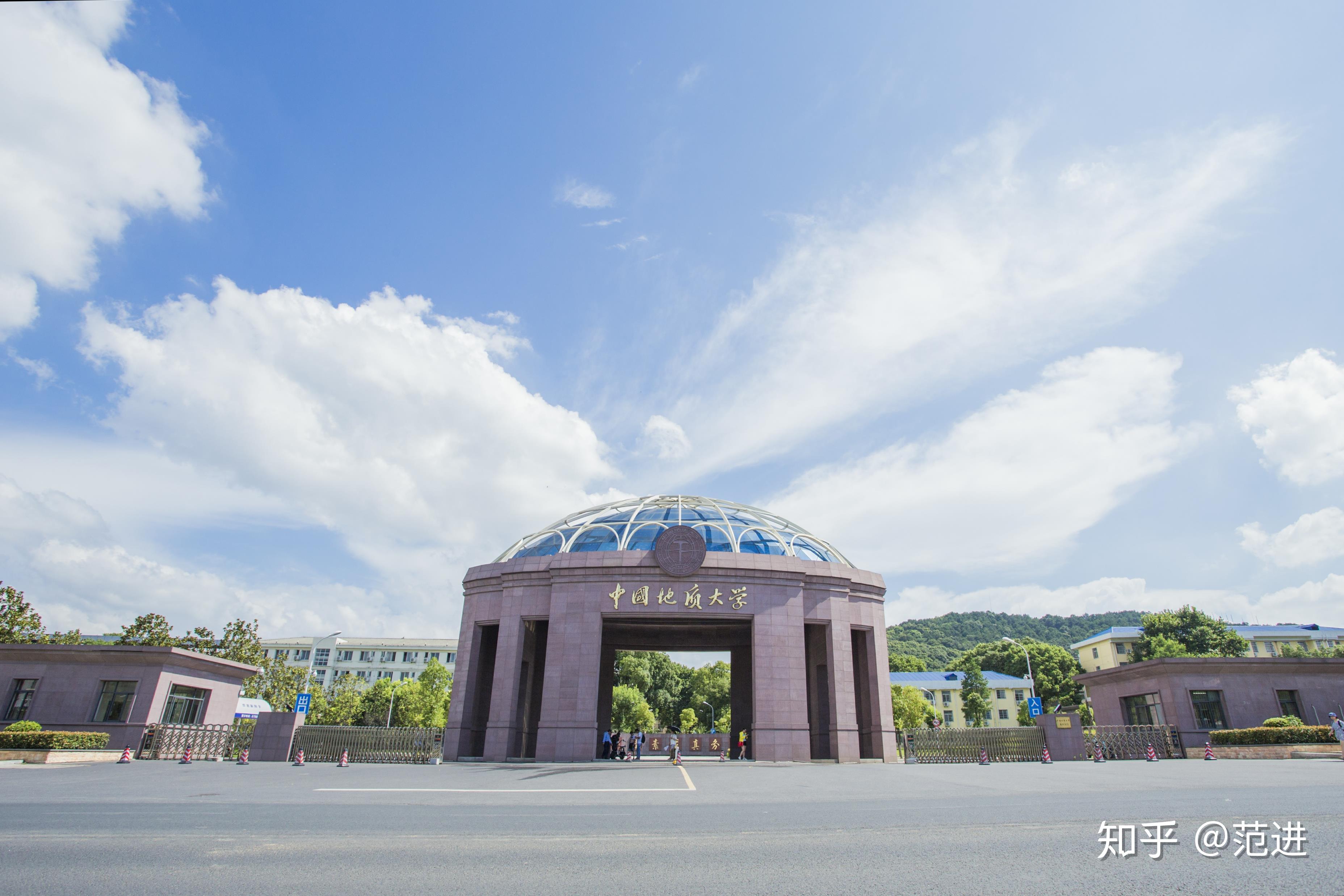 中国地质大学(武汉),可以分享几张校园的照片吗?