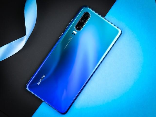 华为p30目前流行手机玻璃工艺自然是ag玻璃工艺,也就是防眩光玻璃.