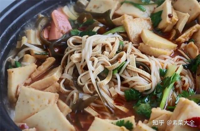 我的奶茶与童话世界｜第三章：一锅砂锅米线的魔法厨房