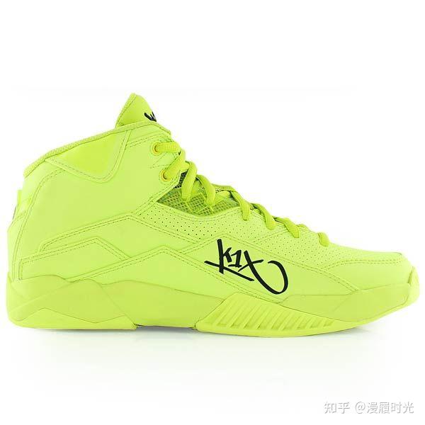 乔丹基尔加农,也就是白乔丹,他经常穿的是什么鞋? - 知乎
