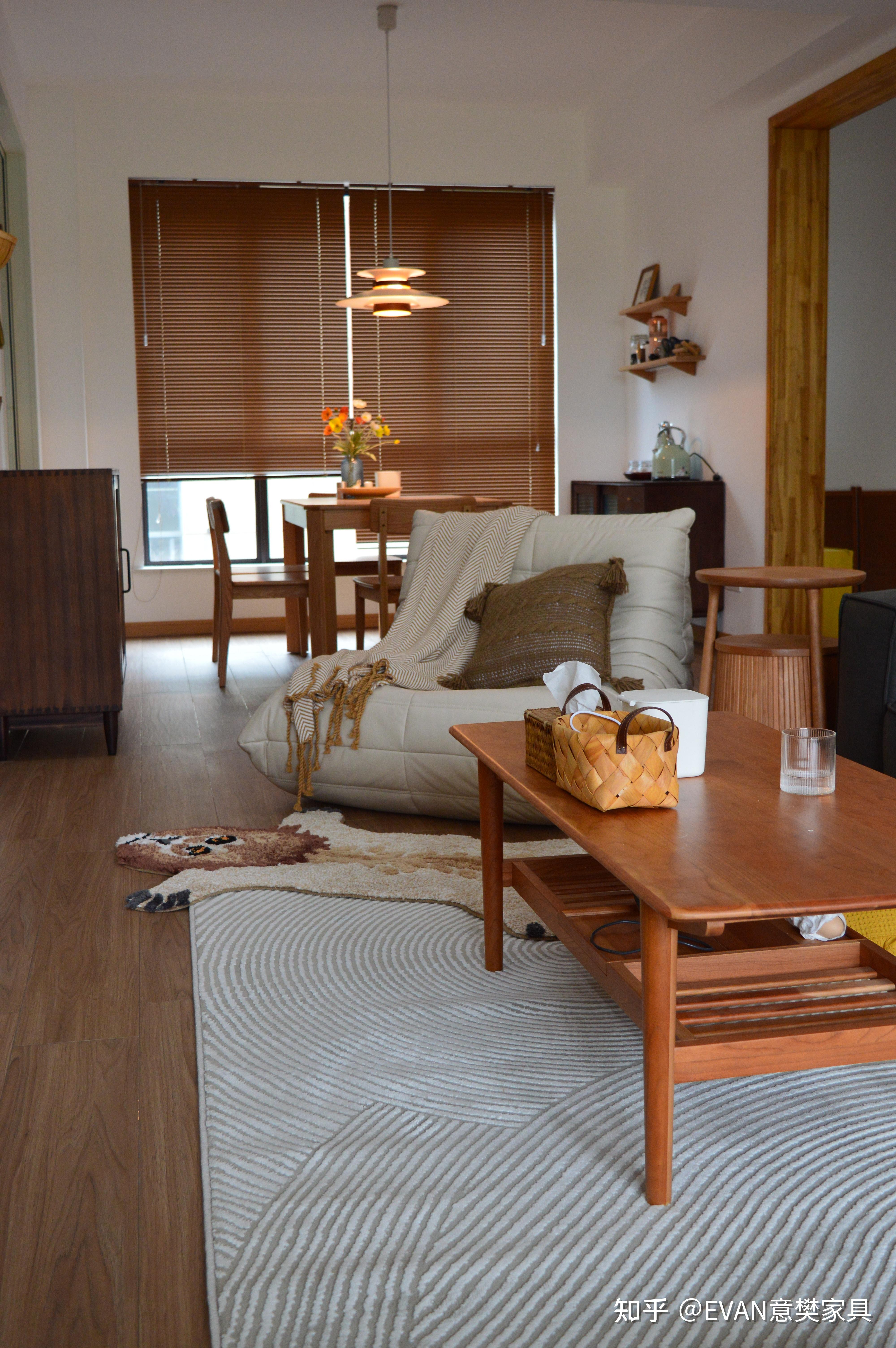 日系慵懒温馨客厅的软装这样搭配