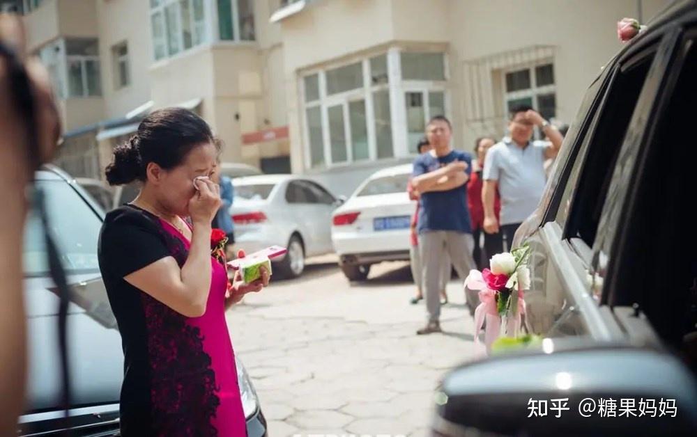 贵州外孙女出嫁外公不舍小棉袄哭成泪人隔辈亲哭嫁感动众人