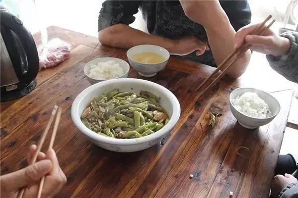 癌症患者没有食欲该吃什么 v2-4de5b06f44815110e4e2ea6b3eb7320b_1440w.jpg?source=172ae18b