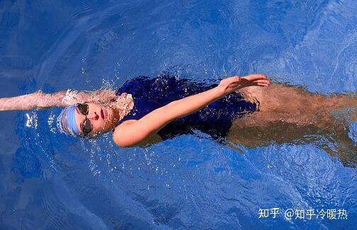 女性长期游泳身材变化图片