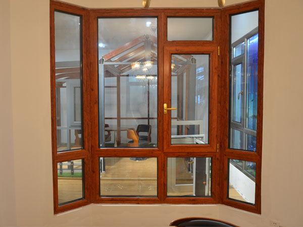 两段式尾门有什么优缺点 v2-4def4005822412c2fb0604a9500543f0_r.jpg