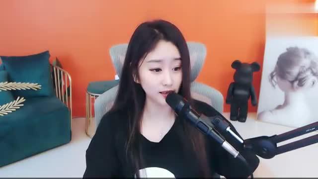 菲儿演唱爱着你宠着你肉麻情歌听醉了