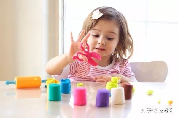 适合小孩的玩具有哪些 怎么选 v2-4e24cb454cf66494695d7ccfb07eb044_r.jpg