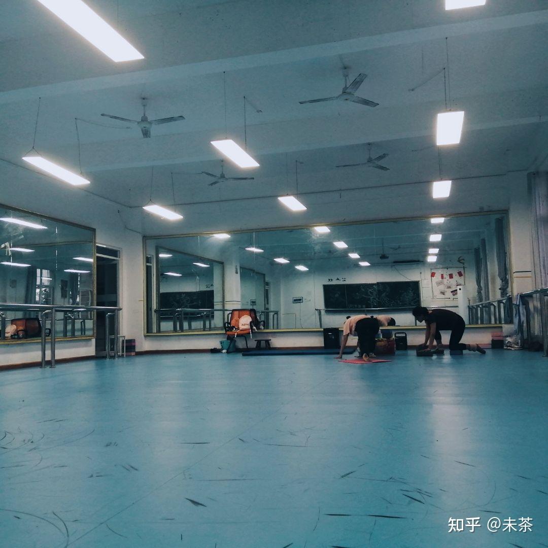 科院舞蹈室 - 知乎