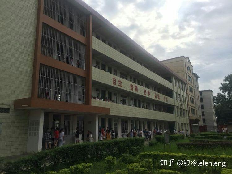 来宾市柳邕高级中学图片