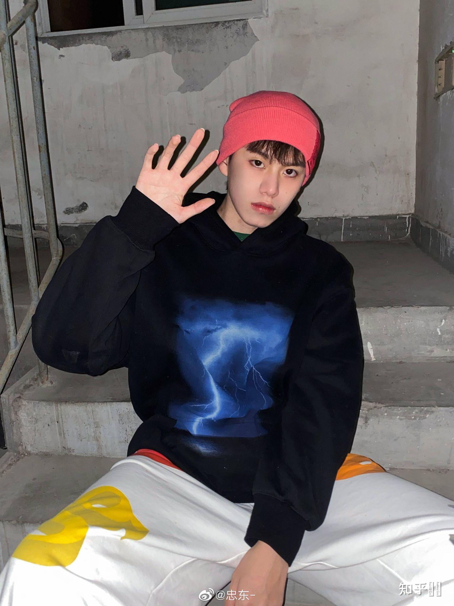 怎么看待姜峰居然是1?这就是传说中的女装攻吗? - 知乎