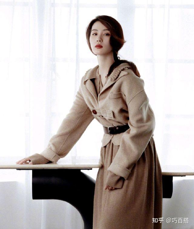 刘诗诗秋季穿搭大赏以大地色为主打的4套look优雅气质立显