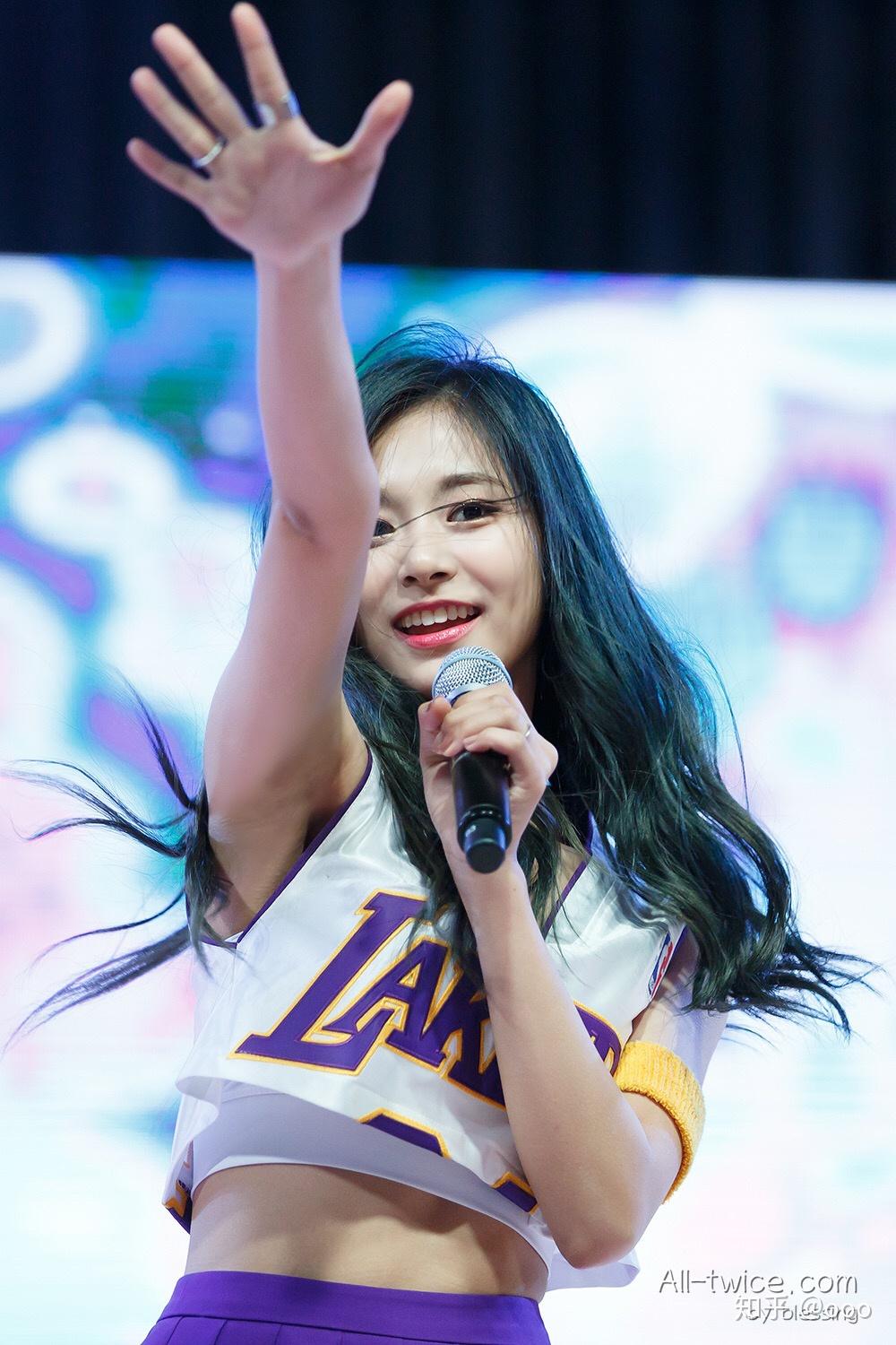 客观的评价twice周子瑜的长相