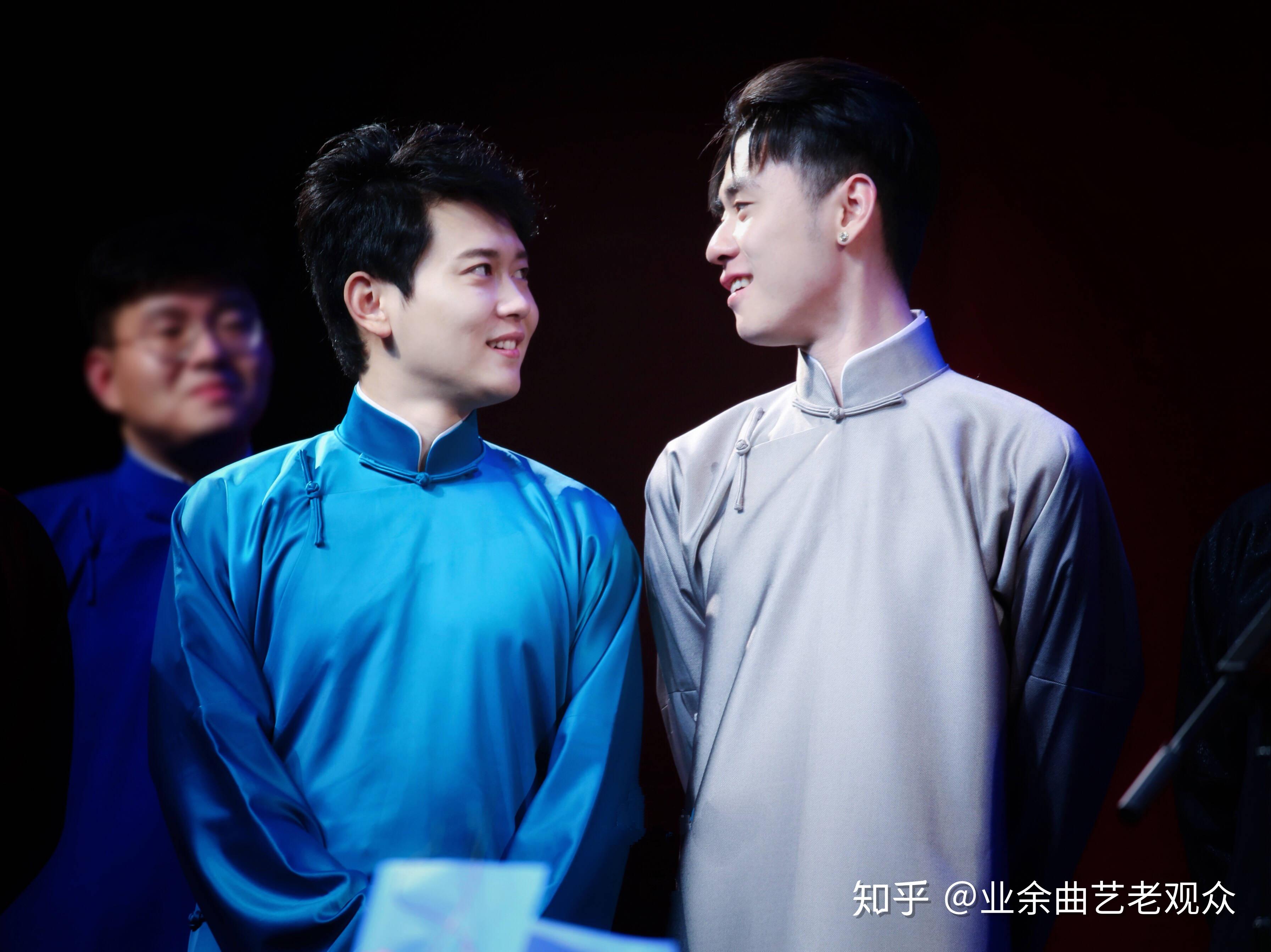 如何看待孟鹤堂生日专场砸挂张云雷时场下观众鼓掌并大声叫好的行为