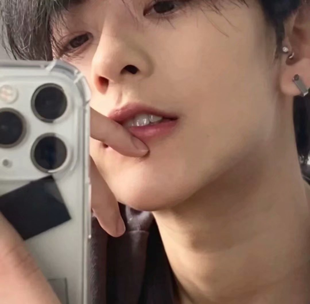 有没有什么很高清无水印的男生头像?