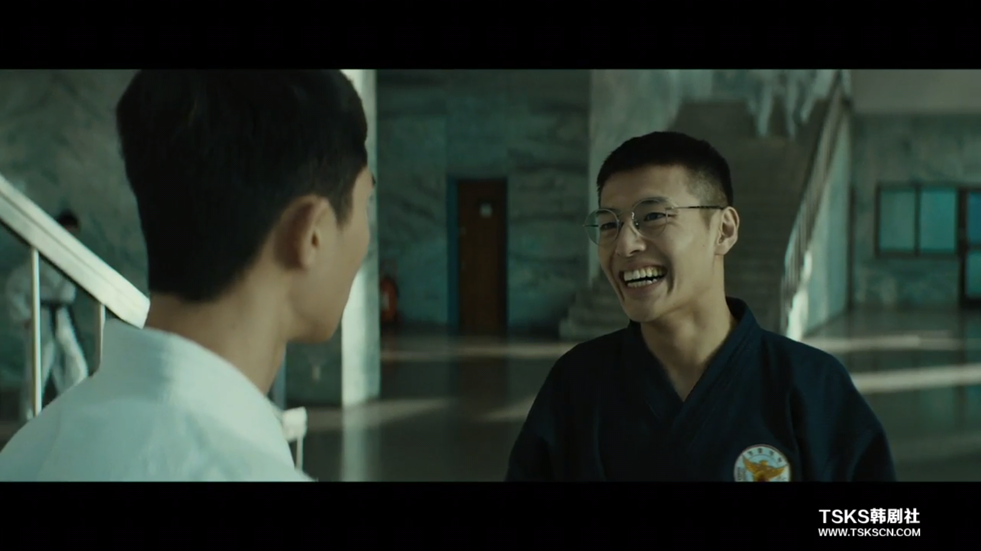 《青年警察》完全就展现出河那学霸特质和大笑技能,每次见欧巴大笑就