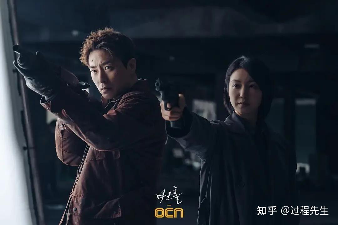 【韩剧推荐】ocn播出的变种人类动作悬疑剧《黑洞》由金玉彬,李浚赫