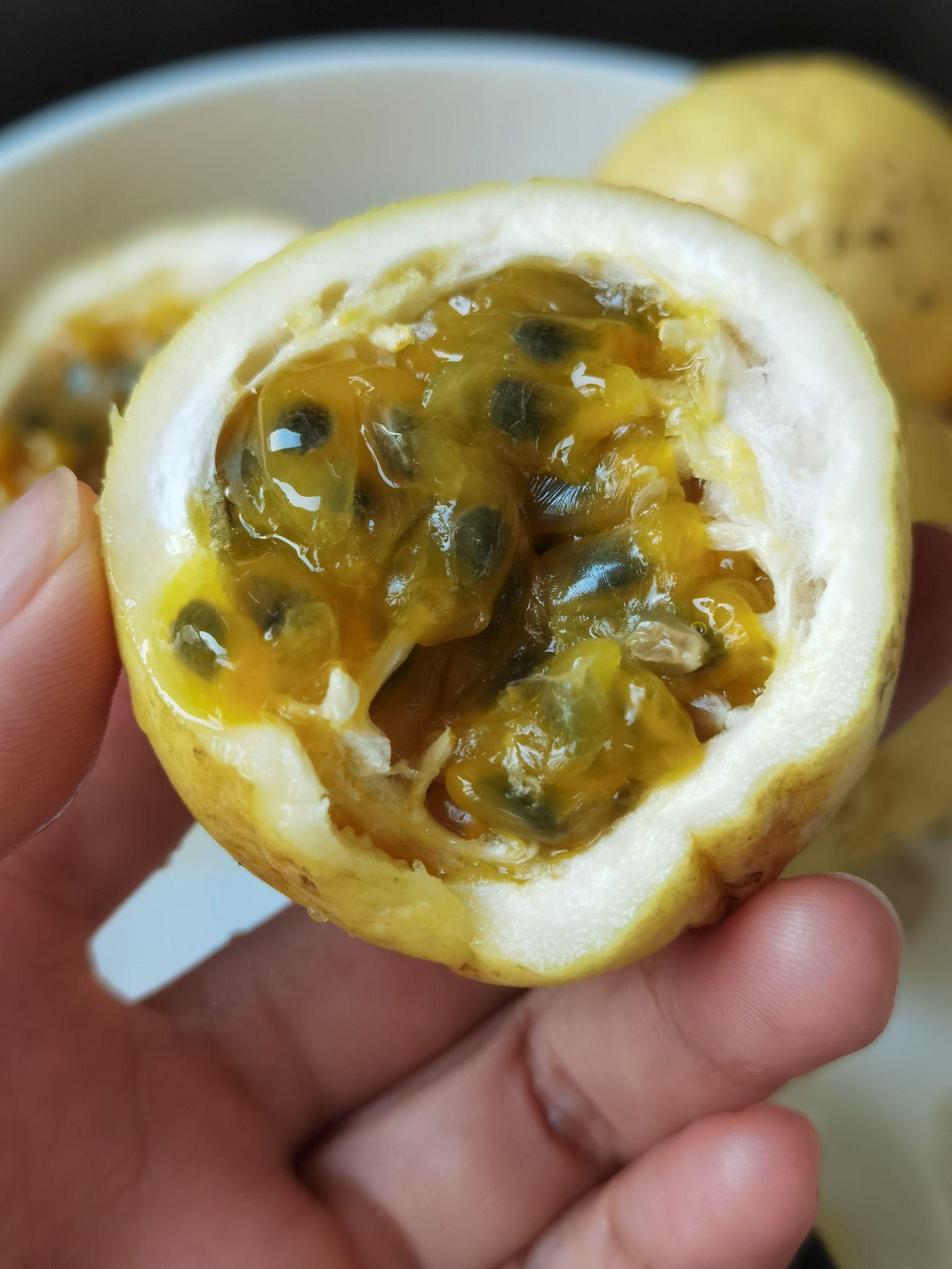 你觉得百香果是红皮的好吃还是白皮的好吃呢