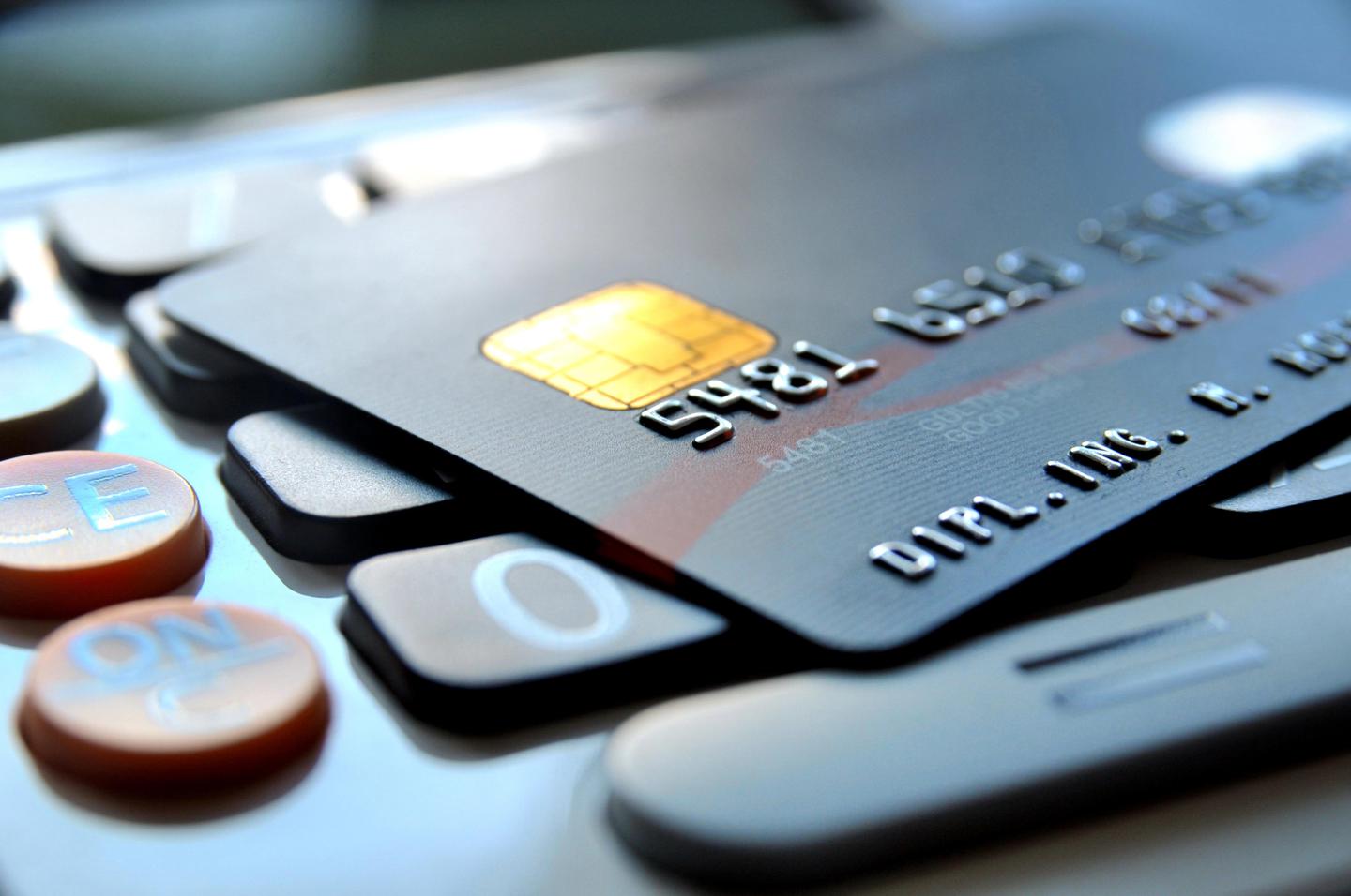 信用卡个人信用卡账户因风险因素已被停止使用(信用卡个人信用)