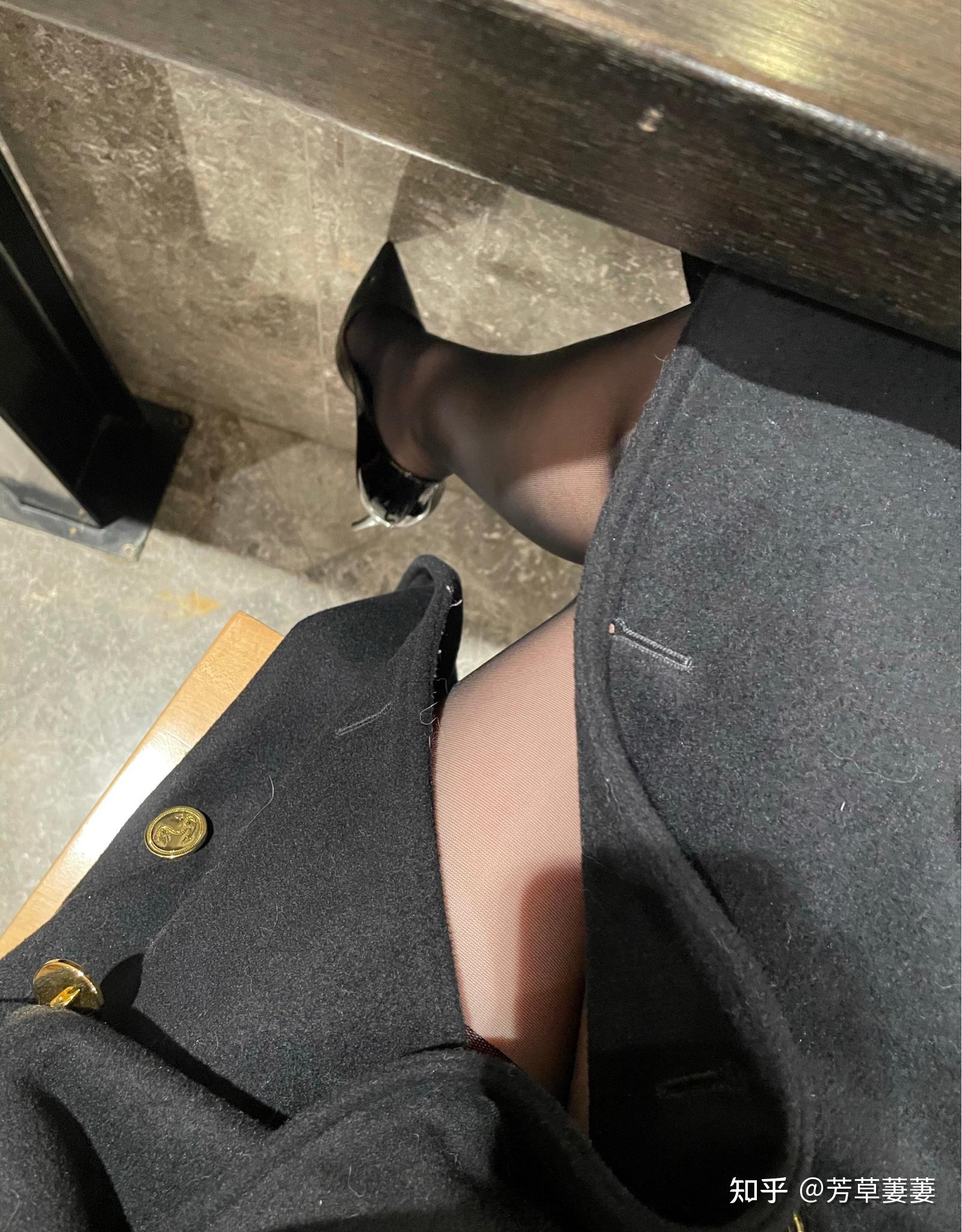 丝袜为什么穿在女人腿上那么性感呢让人臆想连篇