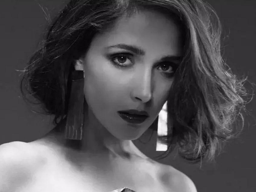 前传二:克隆人的进攻》和《特洛伊》等卖座大片中贡献过不俗的演技