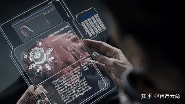 采用透明玻璃的手机形态可以说是未来科幻作品中最为常见的手机设计