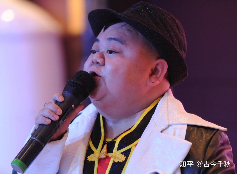 重庆男人1米2娶1米65女演员开豪车有7套房担心孩子长不高
