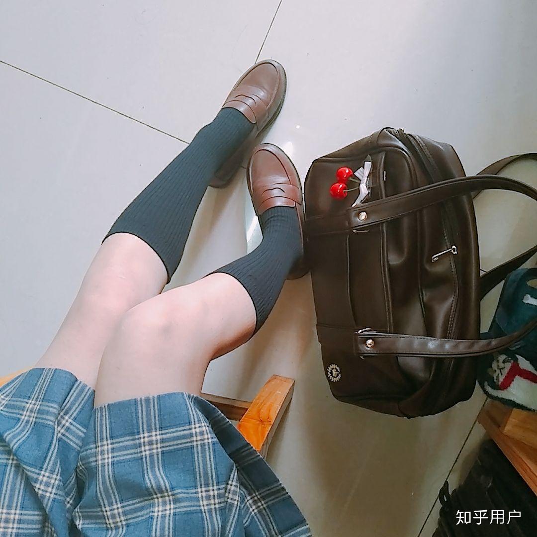 腿好看的妹子穿jk制服是什么体验
