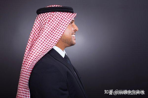 中东阿拉伯男人佩戴格子 白色头巾的原因是啥? - 知乎