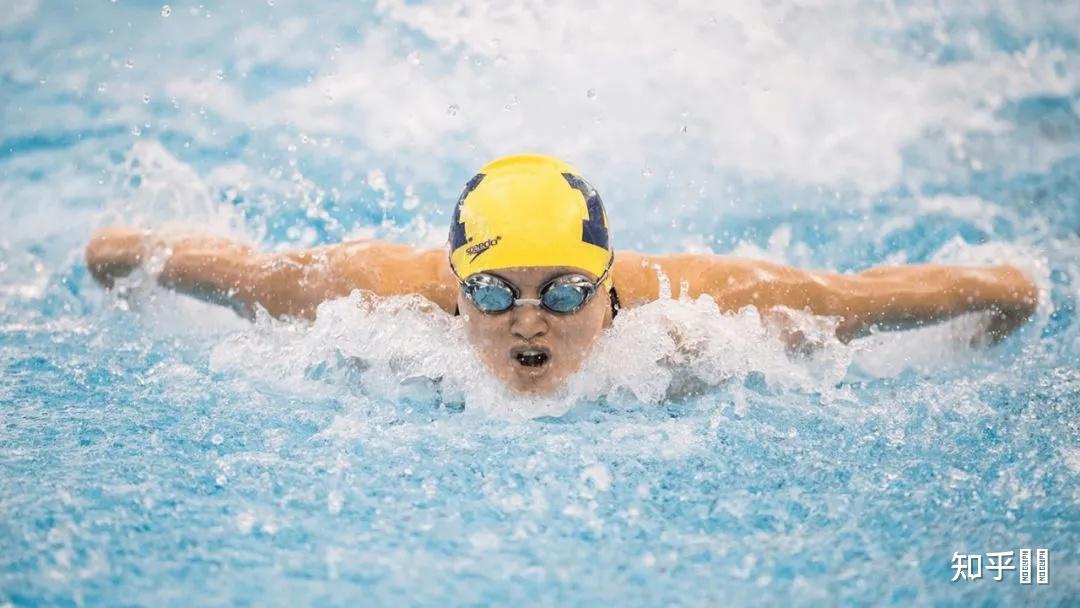 2020东京奥运会游泳女子蝶泳100米决赛华裔弃婴逆袭为加拿大夺金她有