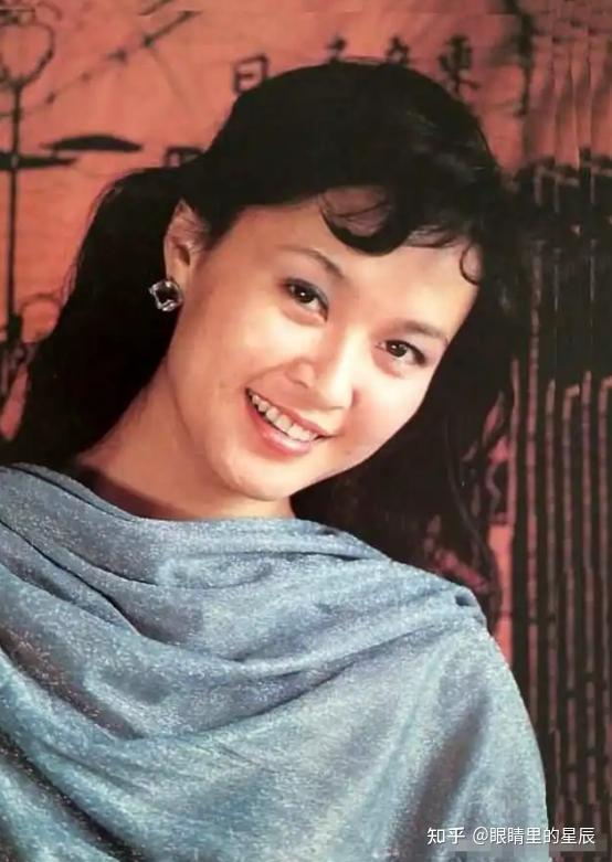 班花方舒60岁照片曝光，满脸沧桑判若两人，失败婚姻是她一生的痛 - 知乎