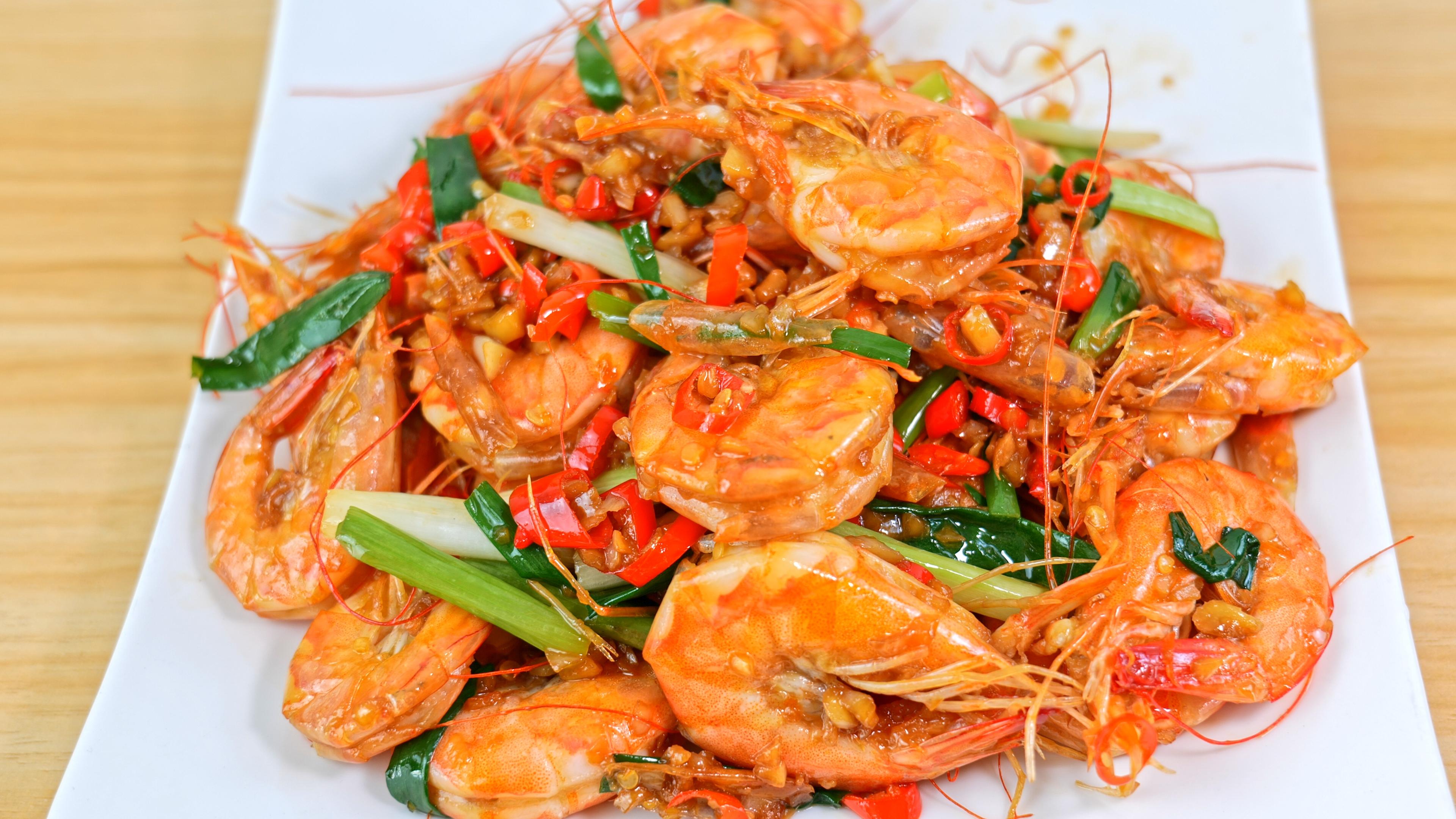 油焖虾好吃还是蒜蓉虾好吃? - 知乎