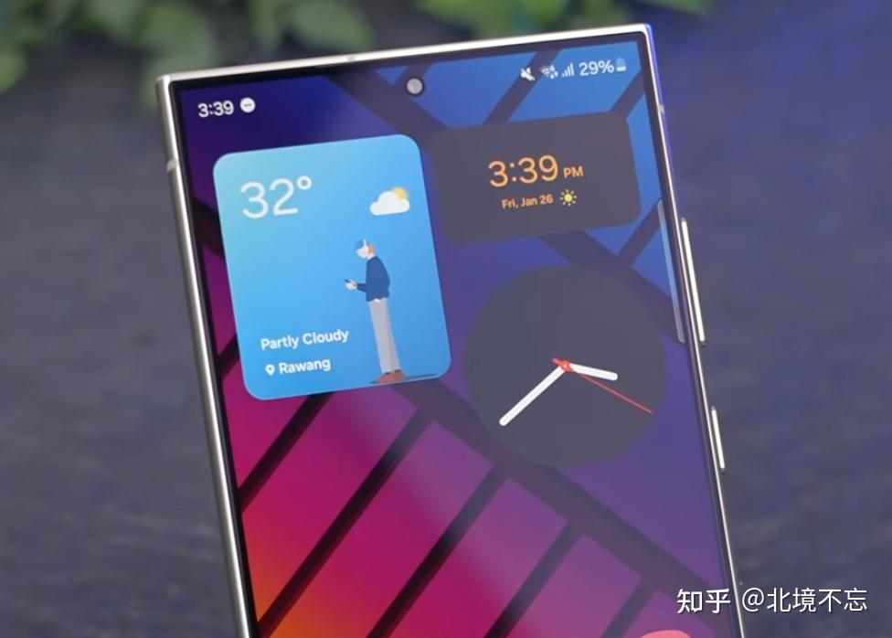 8英寸dynamic amoled纯直屏,这是自三星galaxys10系列以来,三星首次在