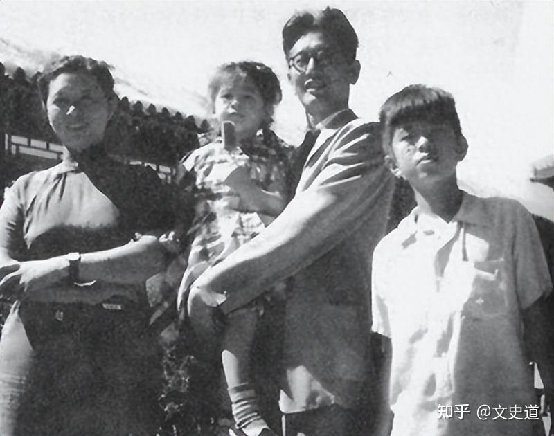 外交部长“乔冠华”后人今何在?儿子子承父业,女儿名气家喻户晓 - 知乎