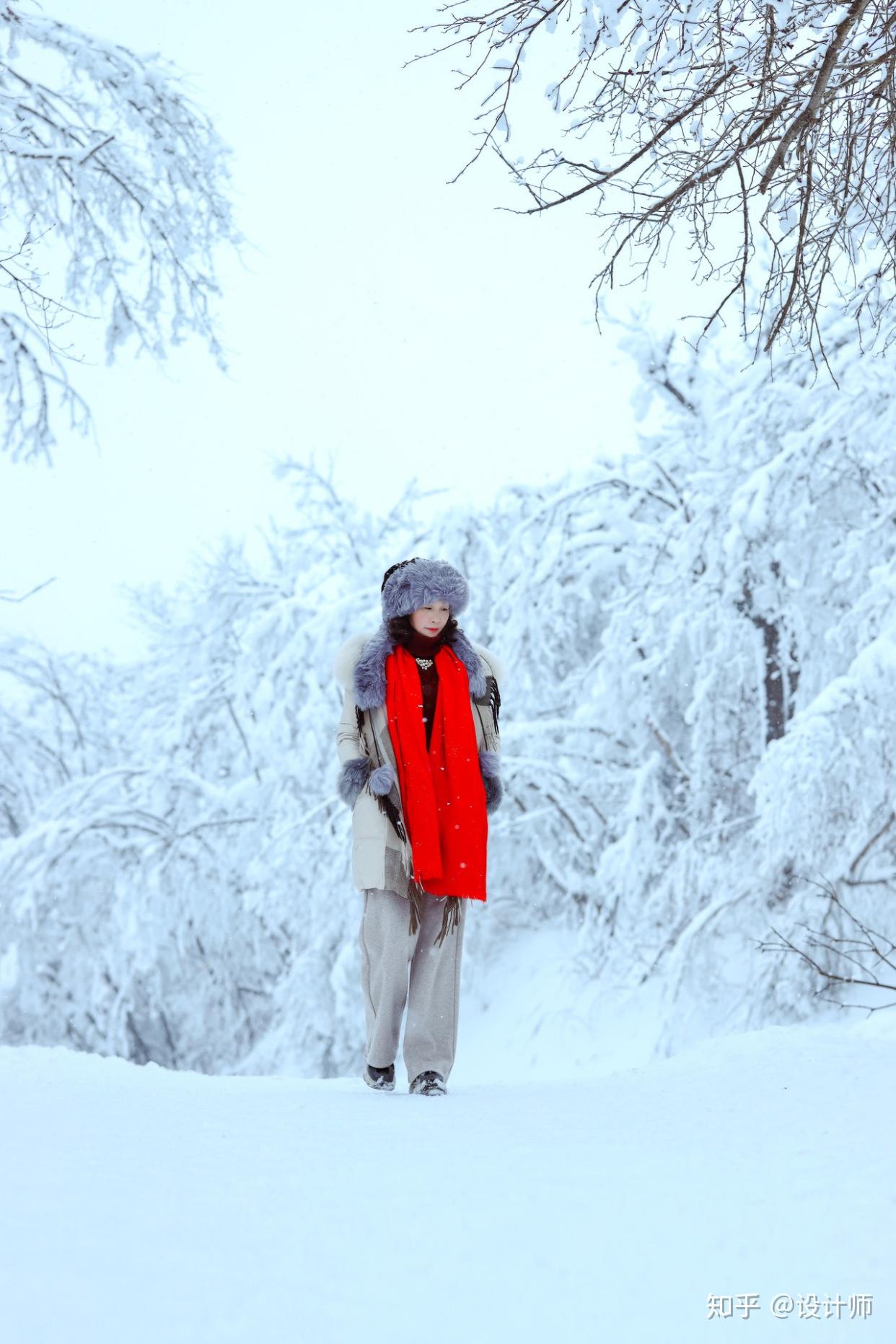 50多岁的女性如何拍雪景人像?8个要点不可不知,简约大气有意境