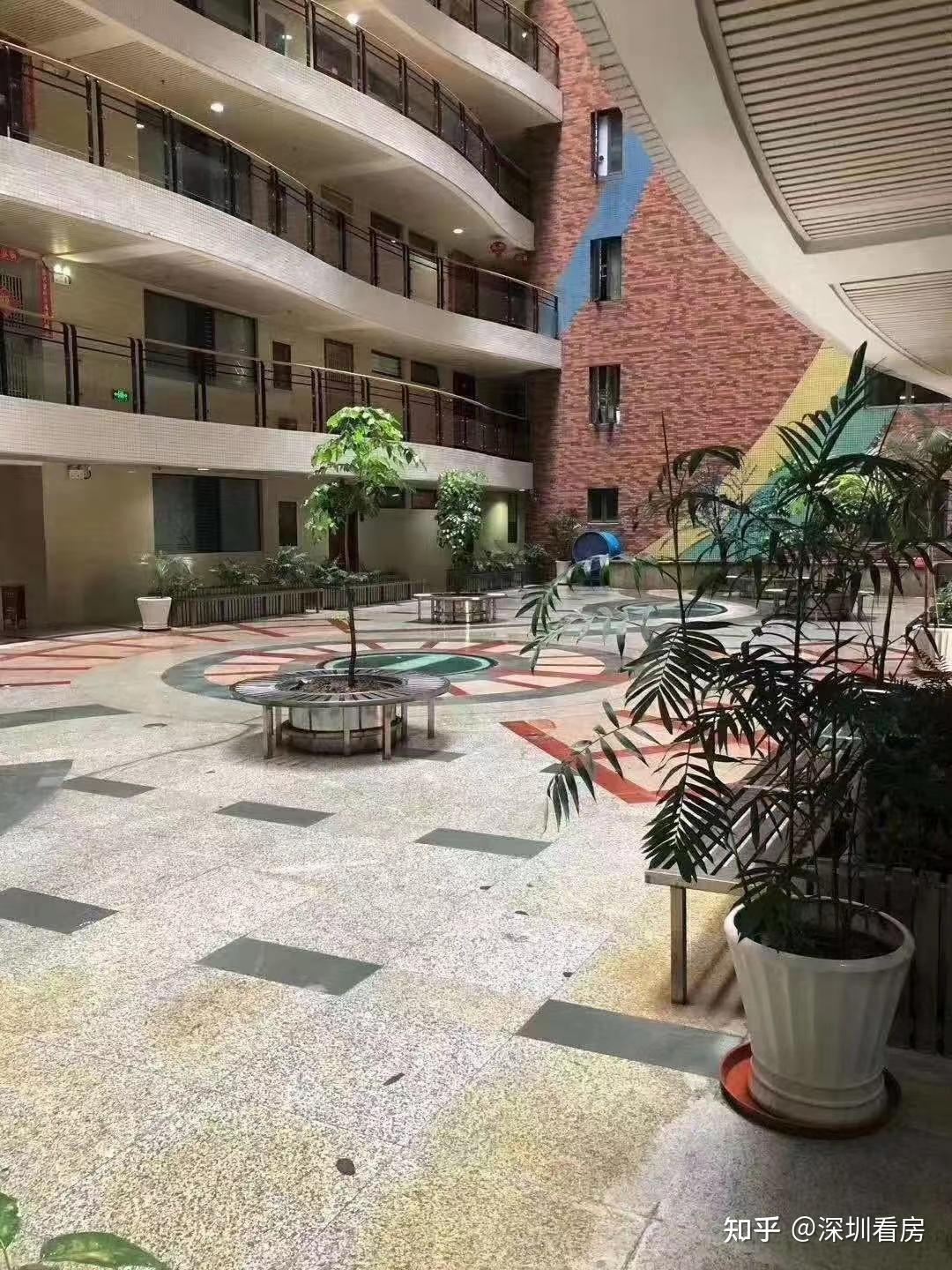 文康小学,幼儿园300米综合市场,铁仔山公园200米配套:旁边就是:107