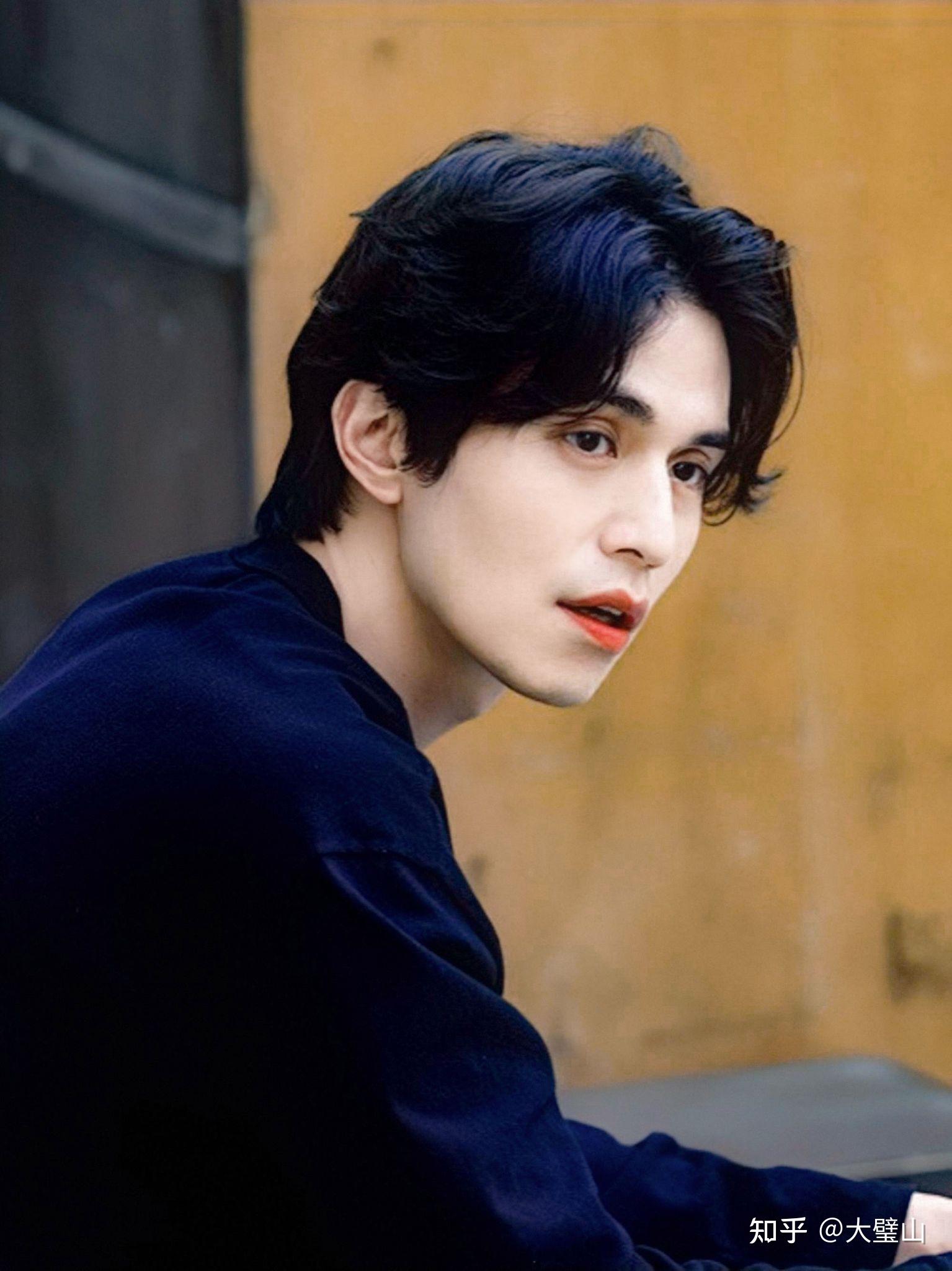 姐妹们有没有李栋旭的美图啊分享一下