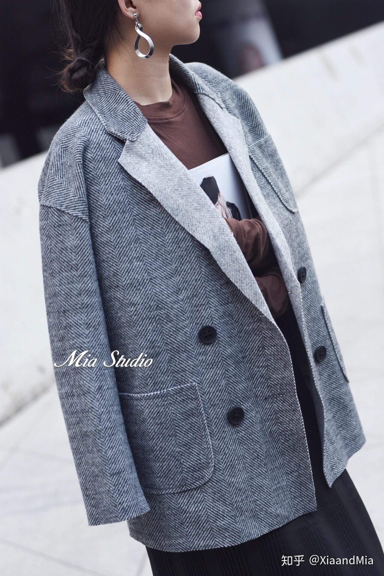 深褐色衣服搭什么裤子好看?