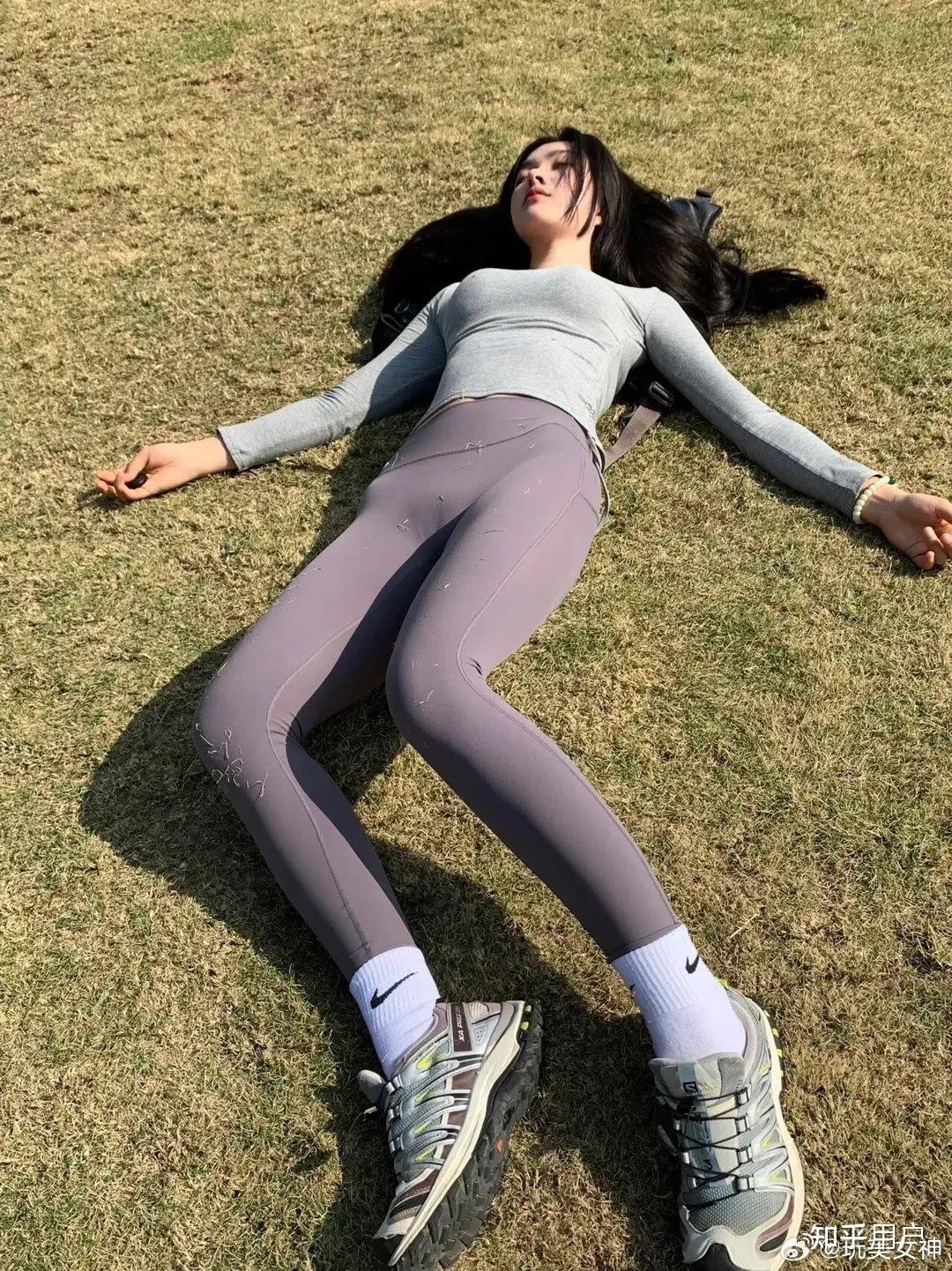 女朋友总喜欢穿紧身裤勒缝裤,该娶她吗?