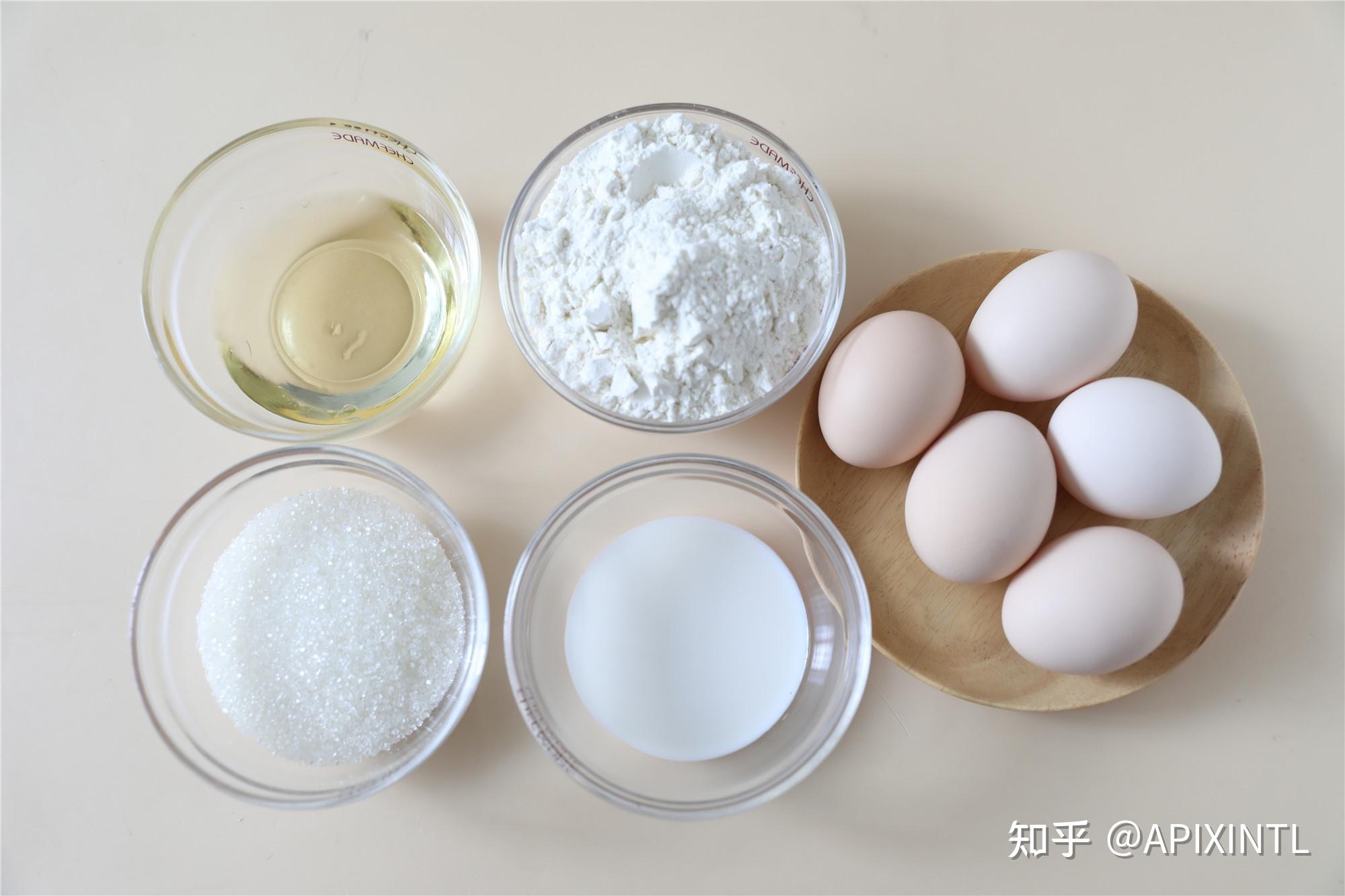 有手就能做成功的电饭煲蛋糕,松软细腻,材料都是家里有的!
